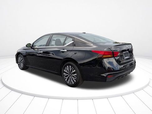 Used 2024 Nissan Altima 2.5 SV FWD image 5