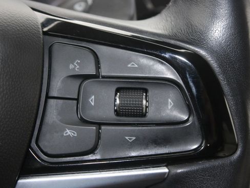 Used 2023 Buick Enclave Essence FWD image 38
