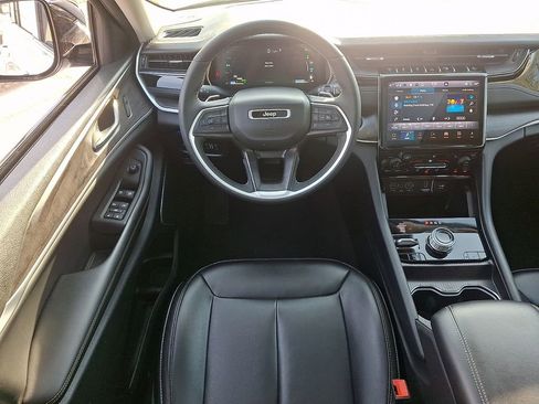 Used 2024 Jeep Grand Cherokee Limited 4xe image 11