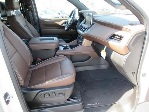 Certified 2024 Chevrolet Tahoe High Country w/ Advanced Technology Package AWD/4WD image 10