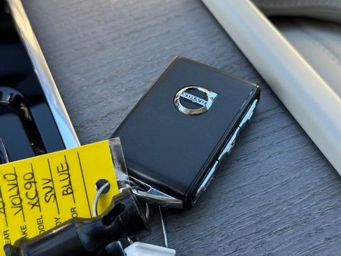 Used 2024 Volvo XC90 B6 Ultimate image 48