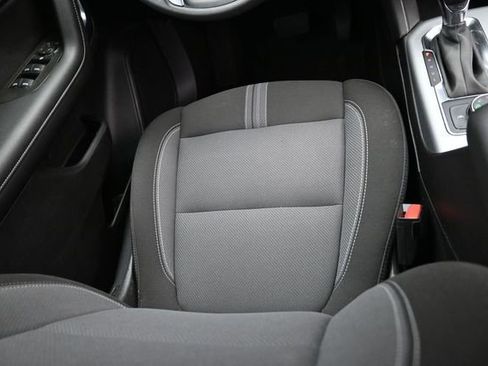 Used 2025 Chevrolet Blazer LT FWD image 13