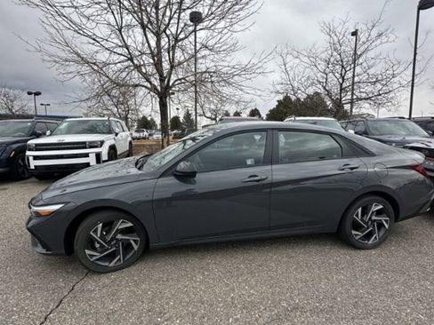 Used 2025 Hyundai Elantra SEL image 34