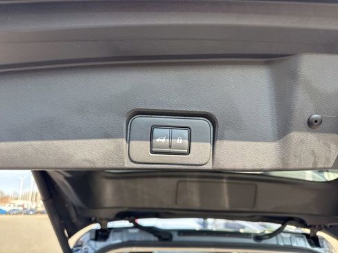 Used 2025 Nissan Rogue SV image 28