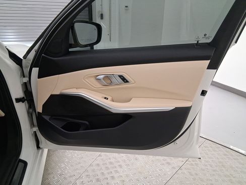 Used 2021 BMW 330i Sedan w/ Convenience Package image 32