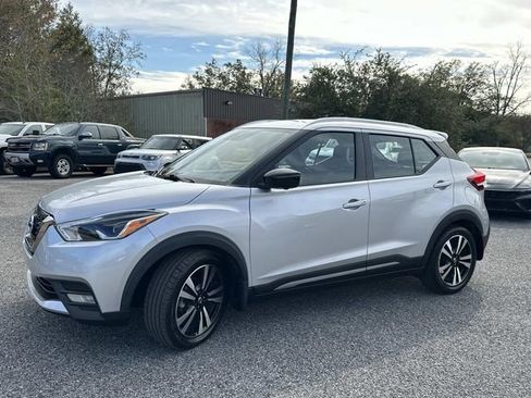 Used 2020 Nissan Kicks SR w/ SR Premium Package image 18