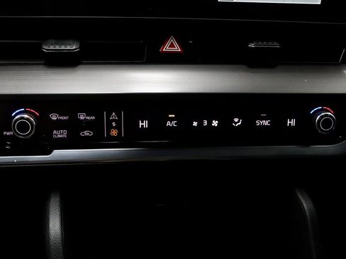 Used 2024 Kia Sportage EX image 30