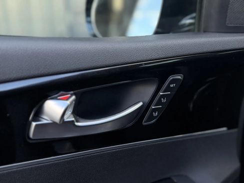 Used 2017 Kia Sorento SX image 26