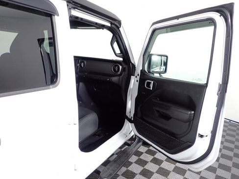 Used 2023 Jeep Wrangler Unlimited Sport AWD/4WD image 32