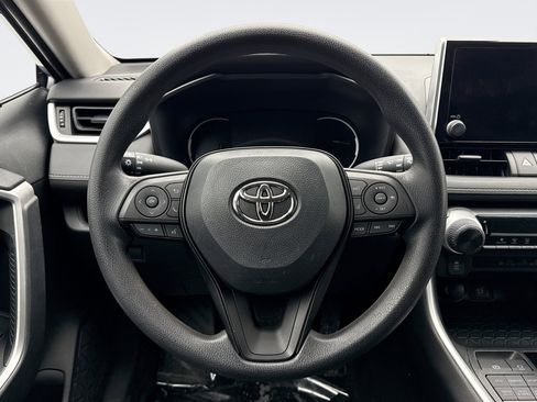 Used 2023 Toyota RAV4 LE image 12