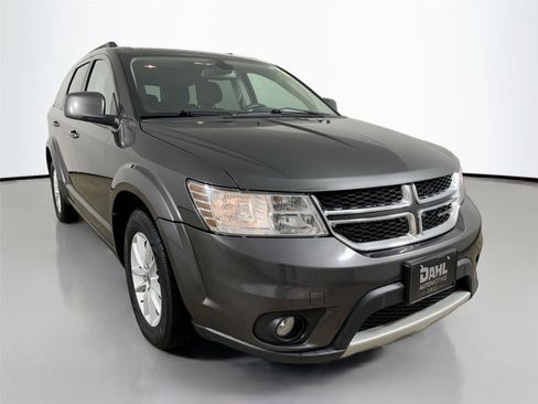 Used 2019 Dodge Journey SE w/ Premium Group image 1