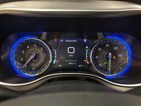 Used 2020 Chrysler Pacifica Limited w/ Quick Order Package 27H Red S image 19