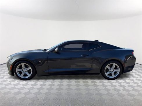 Used 2018 Chevrolet Camaro LT image 8