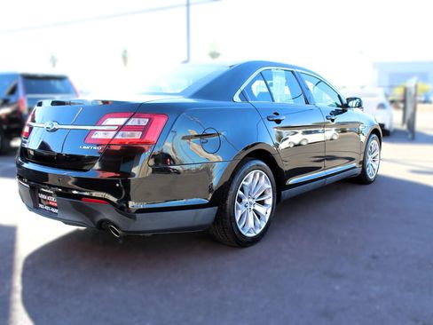 Used 2016 Ford Taurus Limited image 3