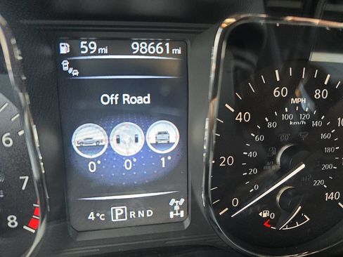 Used 2018 Nissan Titan XD image 47