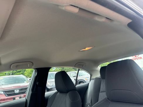 Used 2020 Toyota Corolla LE FWD image 15