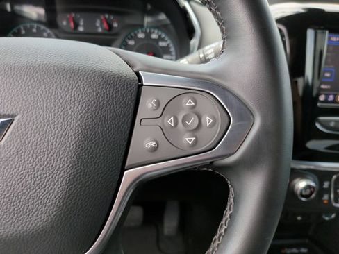 Used 2023 Chevrolet Traverse LT FWD image 14