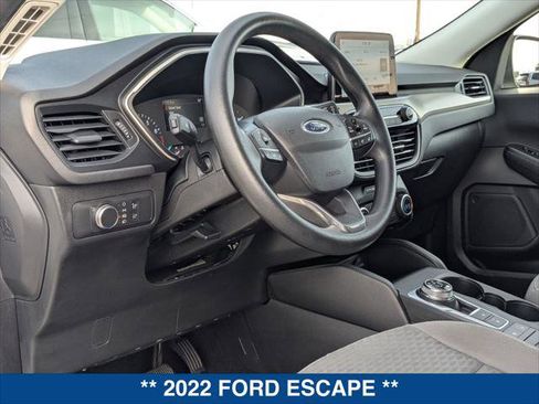 Used 2022 Ford Escape SE image 12