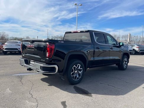 New 2026 GMC Sierra 1500 SLE w/ X31 Off-Road Package AWD/4WD image 8