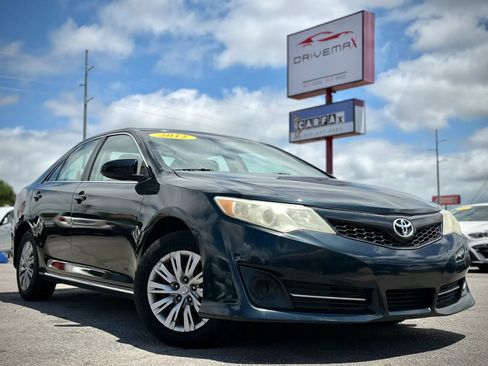 Used 2012 Toyota Camry LE FWD image 1