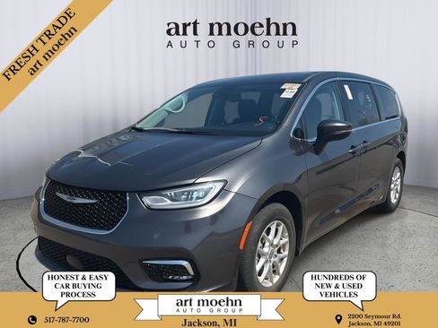 Used 2023 Chrysler Pacifica Touring-L image 1