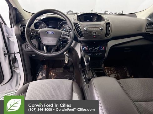 Used 2018 Ford Escape SE image 25