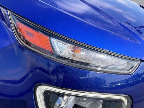 Used 2023 Hyundai Venue Limited FWD image 29
