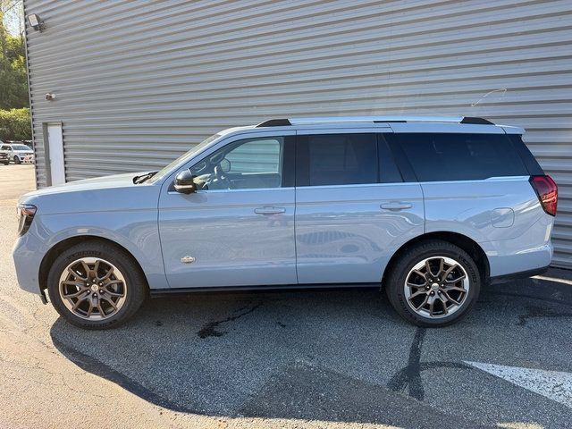 Used 2025 Ford Expedition King Ranch AWD/4WD image 2