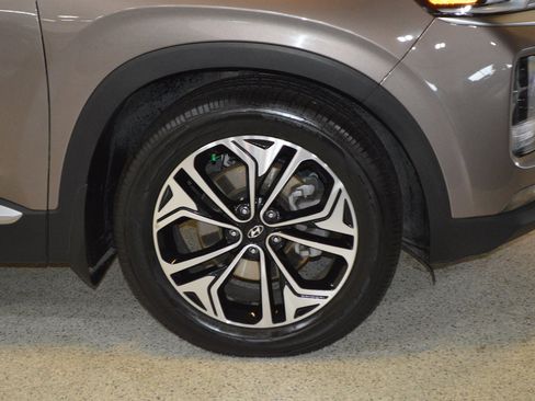Used 2019 Hyundai Santa Fe Limited FWD image 9