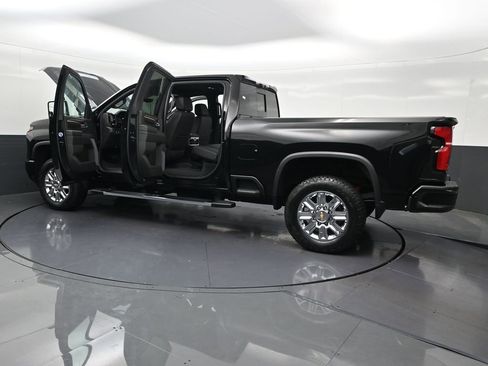 Used 2024 Chevrolet Silverado 2500 High Country w/ High Country Premium Package AWD/4WD image 38