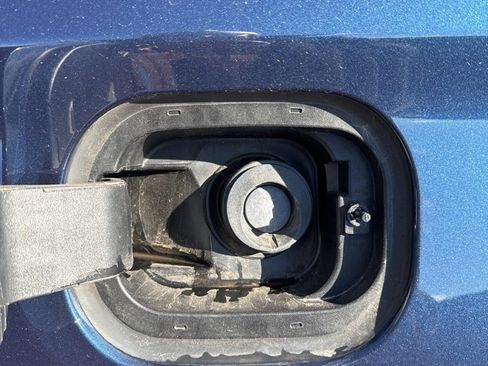 Used 2023 Chevrolet Traverse LT image 31