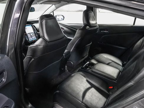 Certified 2017 Toyota Prius Prime Advanced w/ Carpet Mat Package FWD image 18