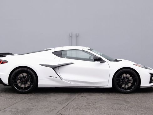 New 2026 Chevrolet Corvette Z06 w/ Stealth Interior Trim Package RWD image 23
