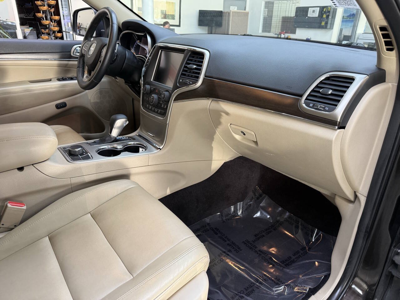 Used 2017 Jeep Grand Cherokee Limited w/ Trailer Tow Group IV AWD/4WD image 19