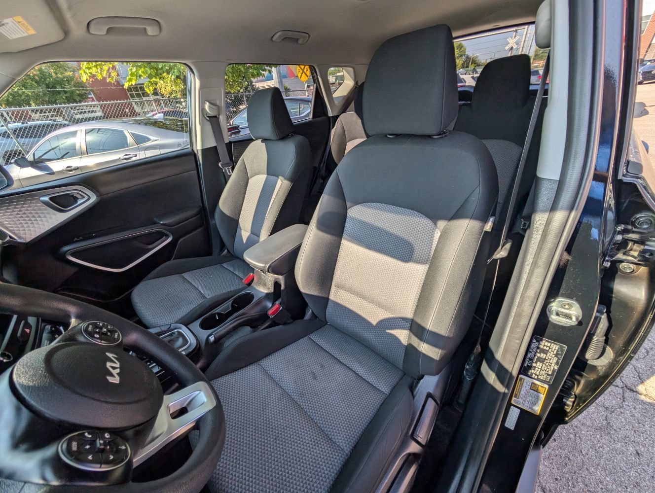 Used 2022 Kia Soul LX FWD image 16
