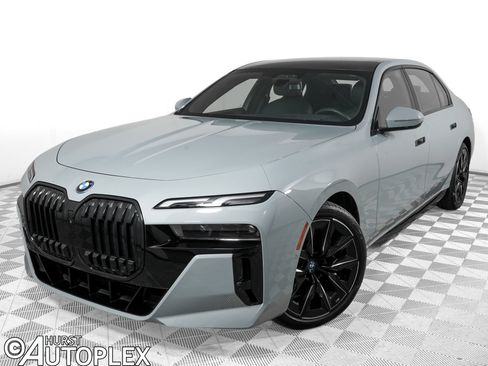Used 2023 BMW i7 xDrive60 AWD/4WD image 1