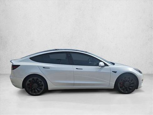 Used 2022 Tesla Model 3 Performance image 4