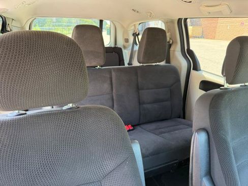 Used 2017 Dodge Grand Caravan SE w/ Power Window Group FWD image 19