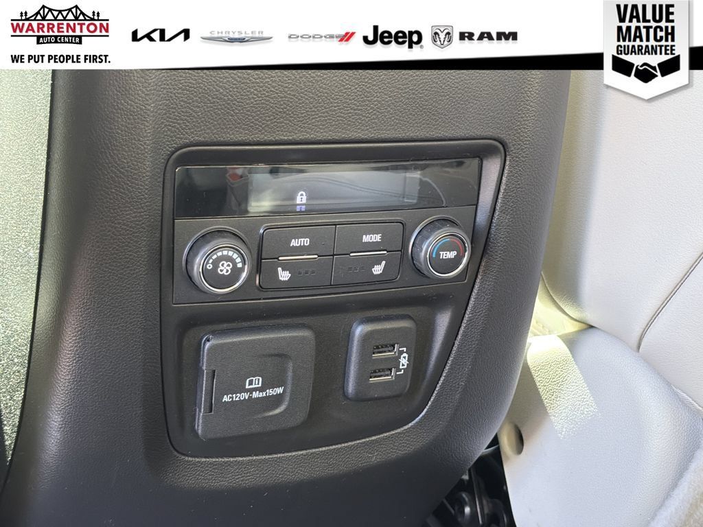 Used 2023 Buick Enclave Avenir w/ Avenir Technology Package AWD/4WD image 16