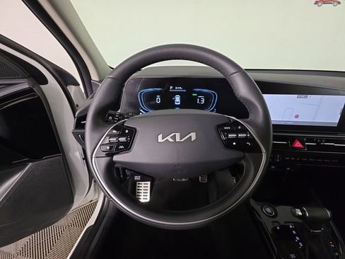 Certified 2025 Kia Niro EX Touring image 28