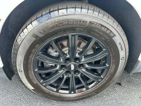 Used 2018 Cadillac XT5 Luxury w/ Driver Awareness Package FWD image 10