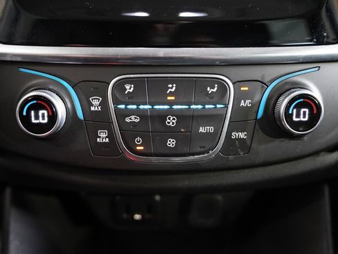 Used 2019 Chevrolet Traverse LT AWD/4WD image 21