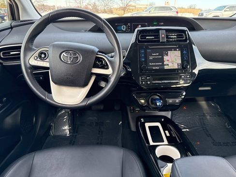 Used 2016 Toyota Prius Four image 10