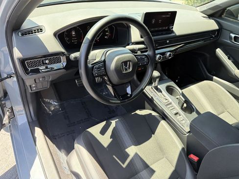 Used 2023 Honda Civic Sport image 2