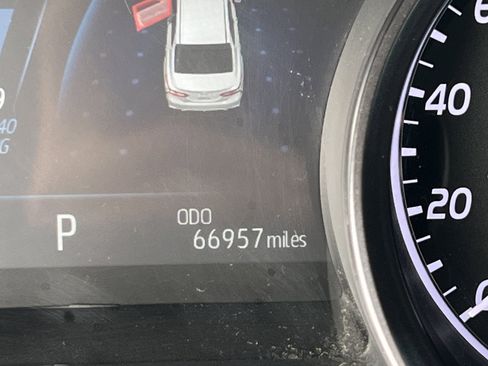 Used 2023 Toyota Camry SE w/ Convenience Package image 19