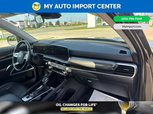 Used 2025 Kia Telluride S AWD/4WD image 32