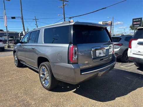 Used 2020 GMC Yukon XL Denali w/ Denali Premium Package image 9