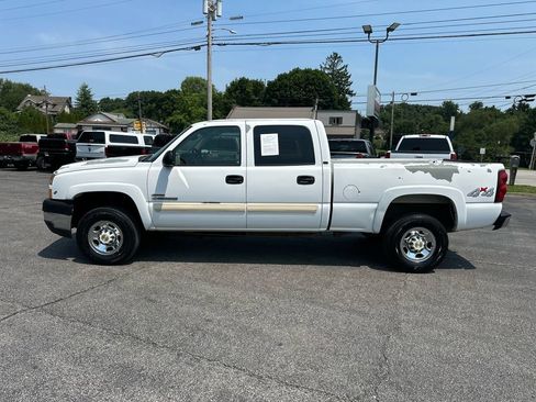 Used 2006 Chevrolet Silverado 2500 LT w/ Skid Plate Package AWD/4WD image 2