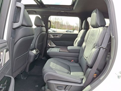 New 2026 INFINITI QX80 Autograph w/ Premium Cargo Package image 7