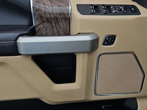 Used 2017 Ford F250 Lariat w/ Chrome Package AWD/4WD image 22